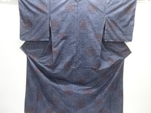 雪輪に花模様織り出し本場泥大島紬着物(5マルキ)